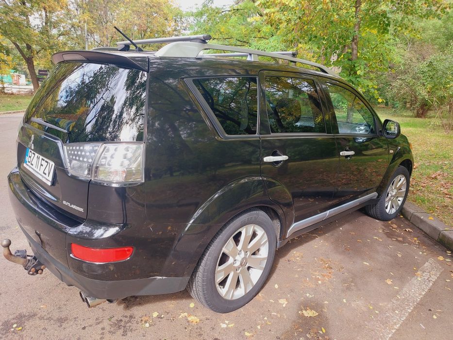 Mitsubishi Outlander 2