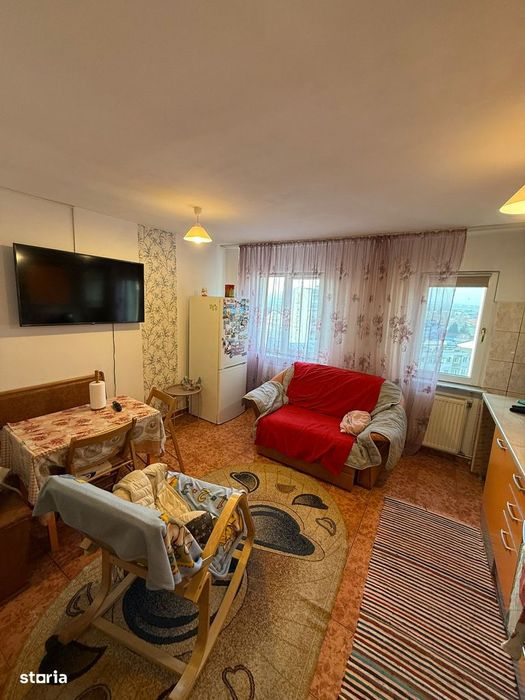 3 CAMERE cu bucatarie mare, Narcisa