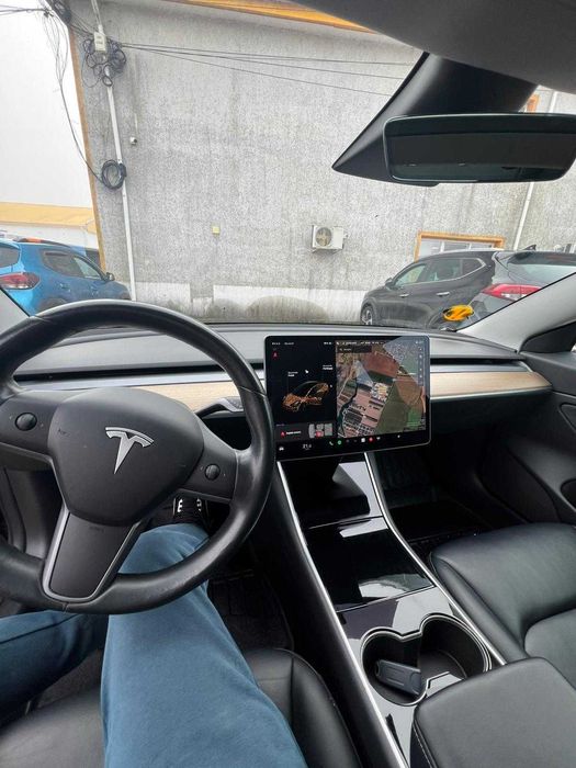 TESLA 3 2019 20500 e cu tva