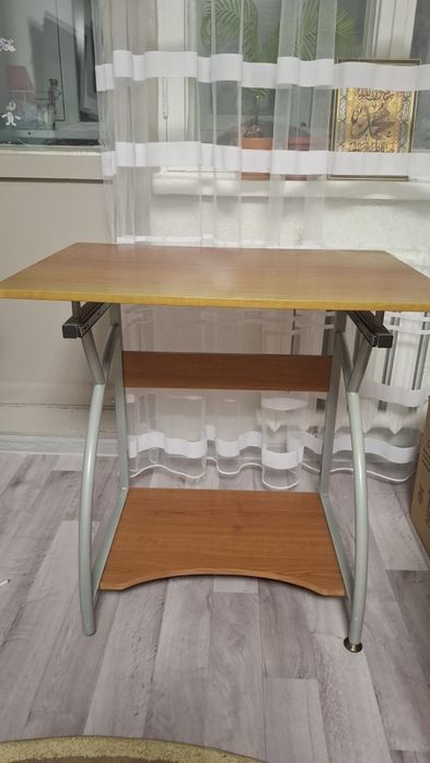 Стол компьютерный