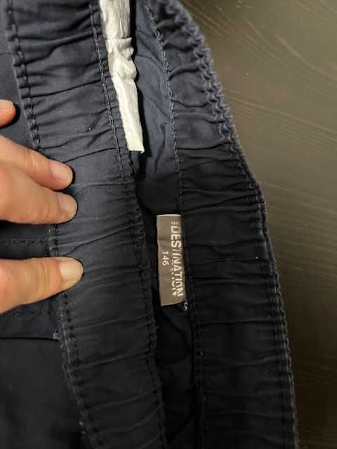 Set de 2 perechi de pantaloni 3/4 alb si albastri, baieti 10-12 ani