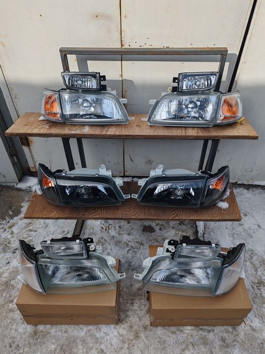 Фары на Toyota Carina E Black WHITE