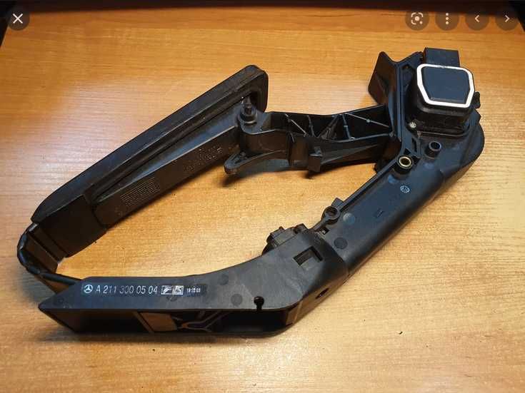 Педал на газта Mercedes E  W 211, Clk W 209 , W 212 / Потенциометър