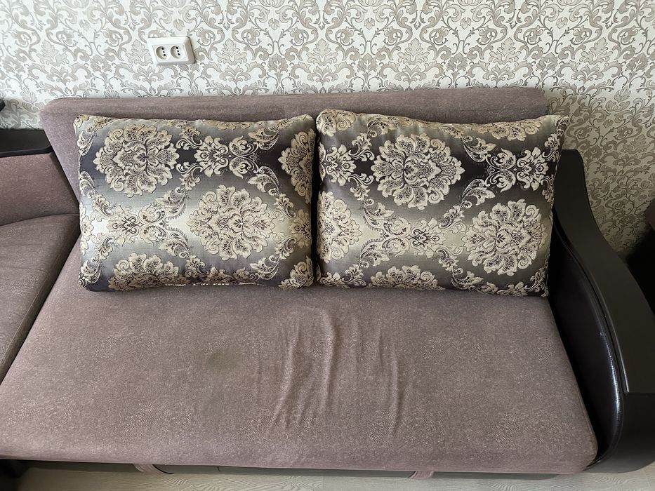 Продам диван для зала 2.60м х 1.65м
