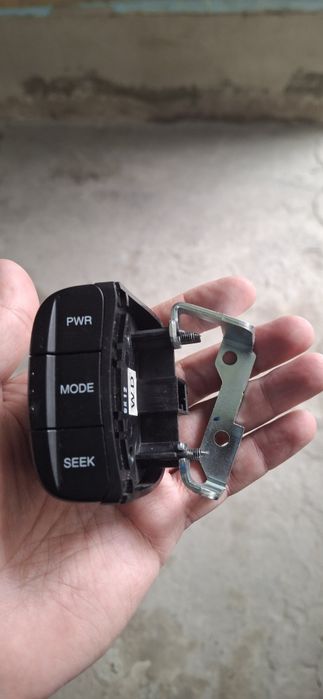 Продам кнопки руля мултимедия от jentra и nexia 3 оригинал с крепление