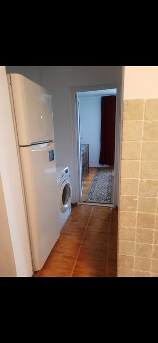 Închiriez apartament cu 2 camere