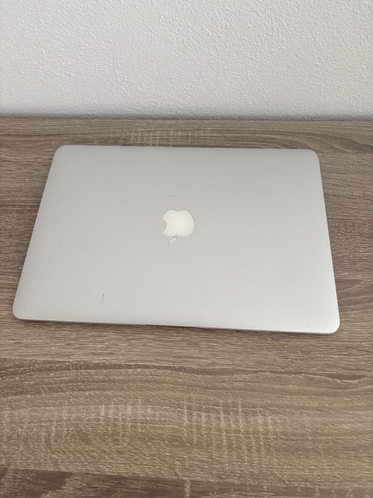 MacBook Air pentru piese model A1466