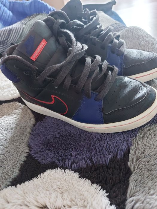 Sneakerși  piele naturala de vinzare masur 37