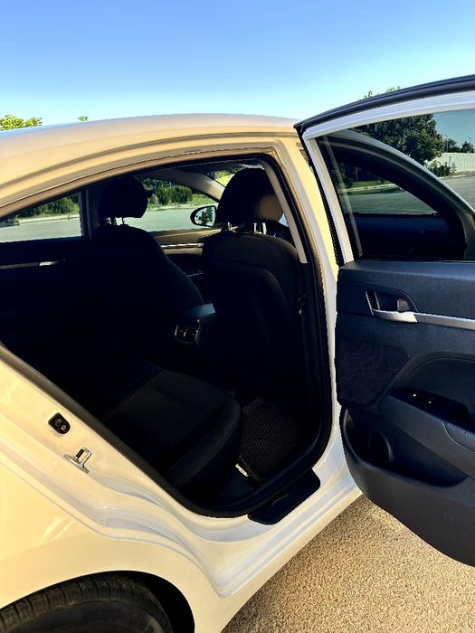 Hyundai Elantra 2020