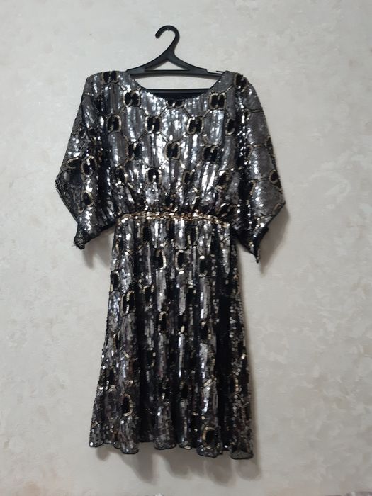 Продаю платье размеры 46-48