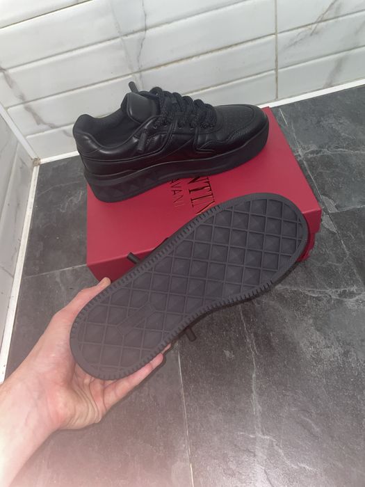 Valentino One Stud