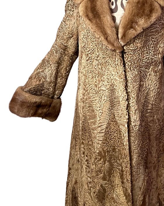 Шуба из каракульчи и норки