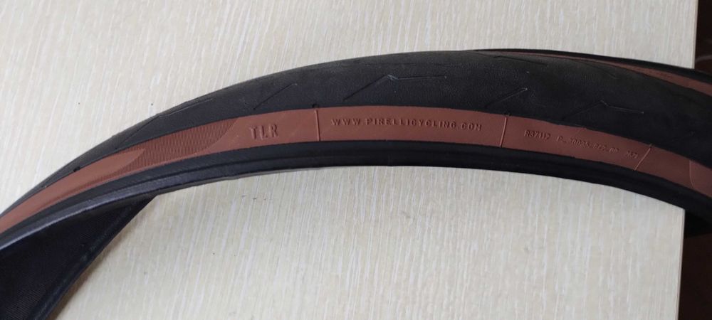 Pirelli P ZERO™ Race TLR Classic SPEEDCore Folding Tire 28-622