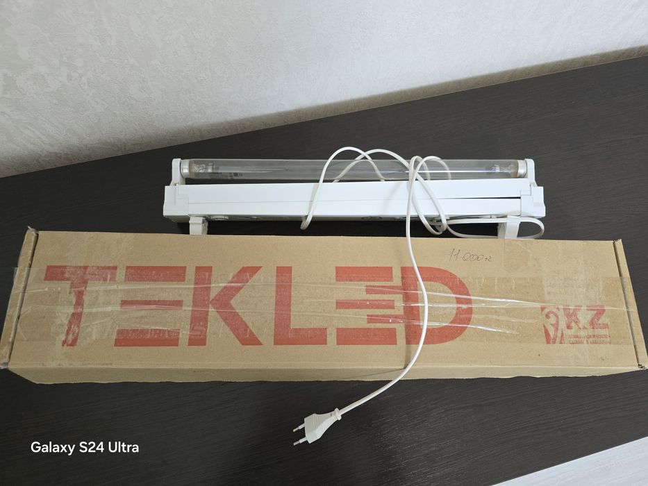 Кварцовая лампа для дома и помещение.