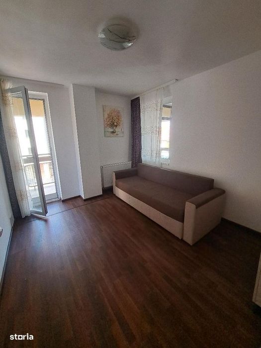 De inchiriat Apartament 3 camere situat in zona Centru.