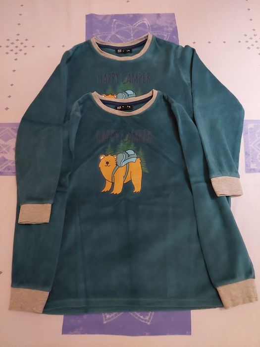 De vânzare lot 2 pijamale, 7-8 ani