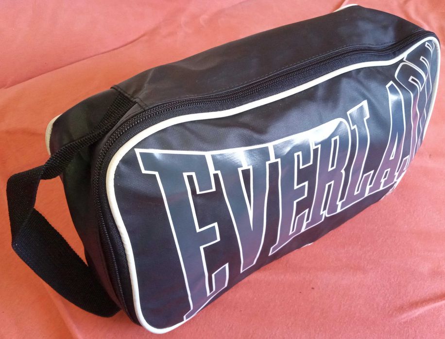 чанта Everlast с уреди за тренироки.