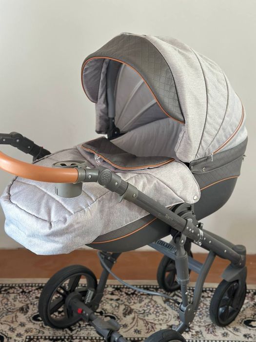 Коляска сотилади .ПОЛША.