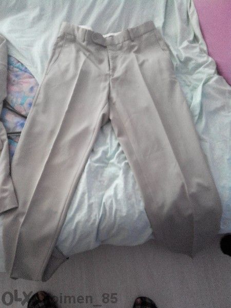 Продавам нов костюм