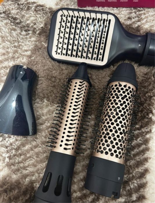 Perie cu aer cald Philips