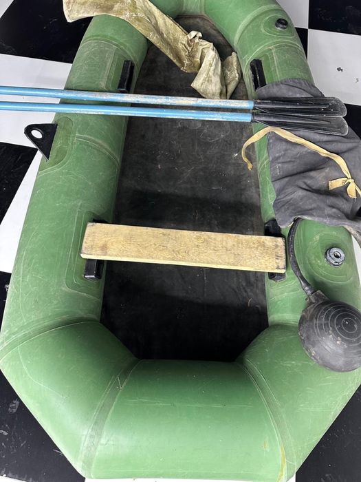 Продам двухместную лодку