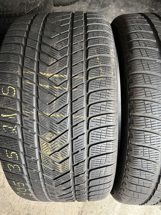 2 anvelope de iarna 305/35/21 pirelli!