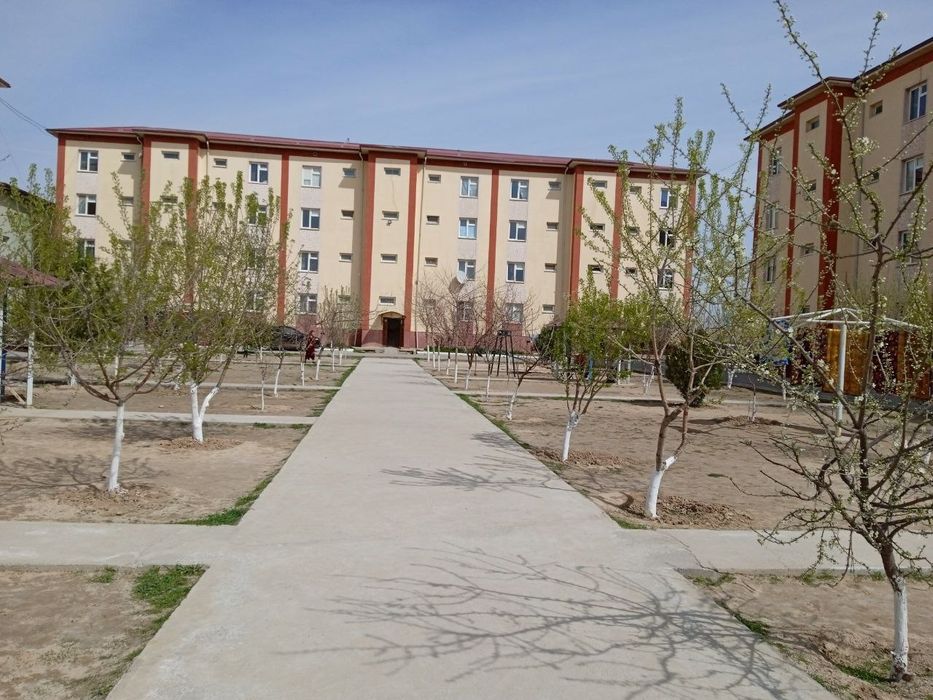 G'allaorol tumani, Baxt mahallasi 2/1 uy, 1-qavat 3 xonali. SOTILADI.