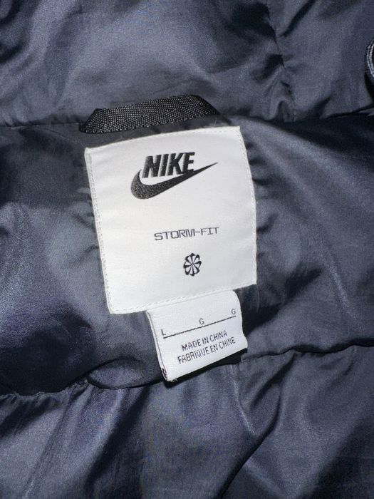 Geaca Nike rosie de primavara Stormfit