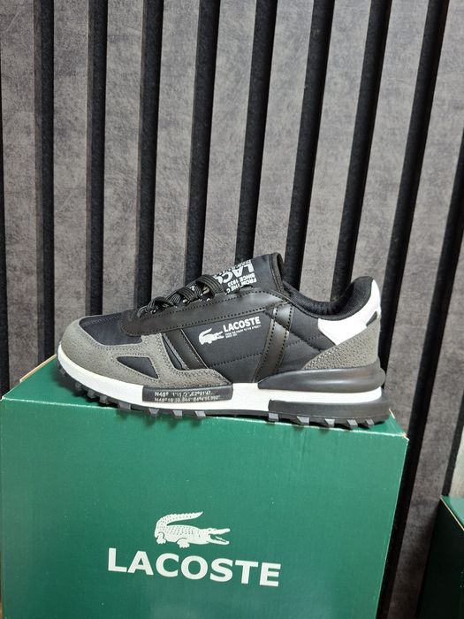 Adidași  lacoste