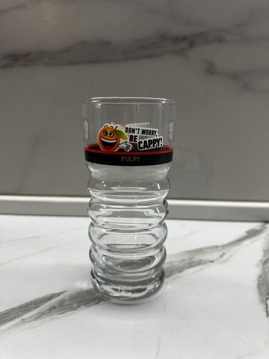 Чисто   нови   чаши