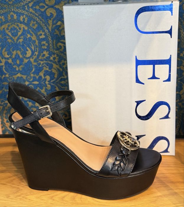 Дамски сандали на платформа GUESS BLACK