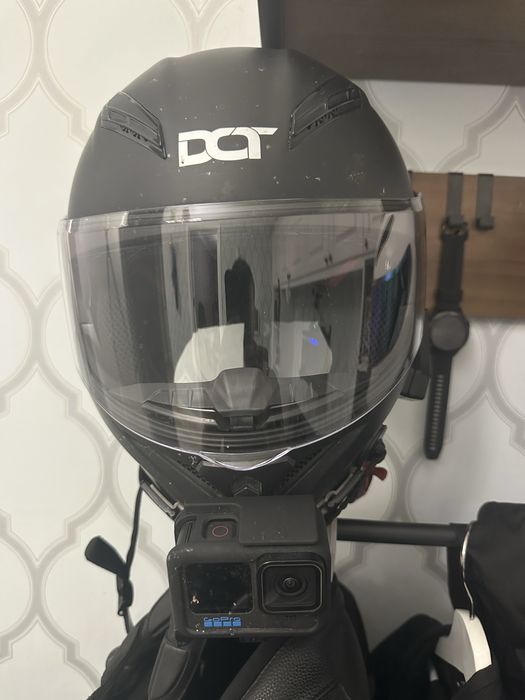 Продам два шлема , обе с гарнитурой