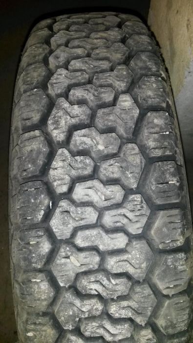 Автомобилни гуми с джанти