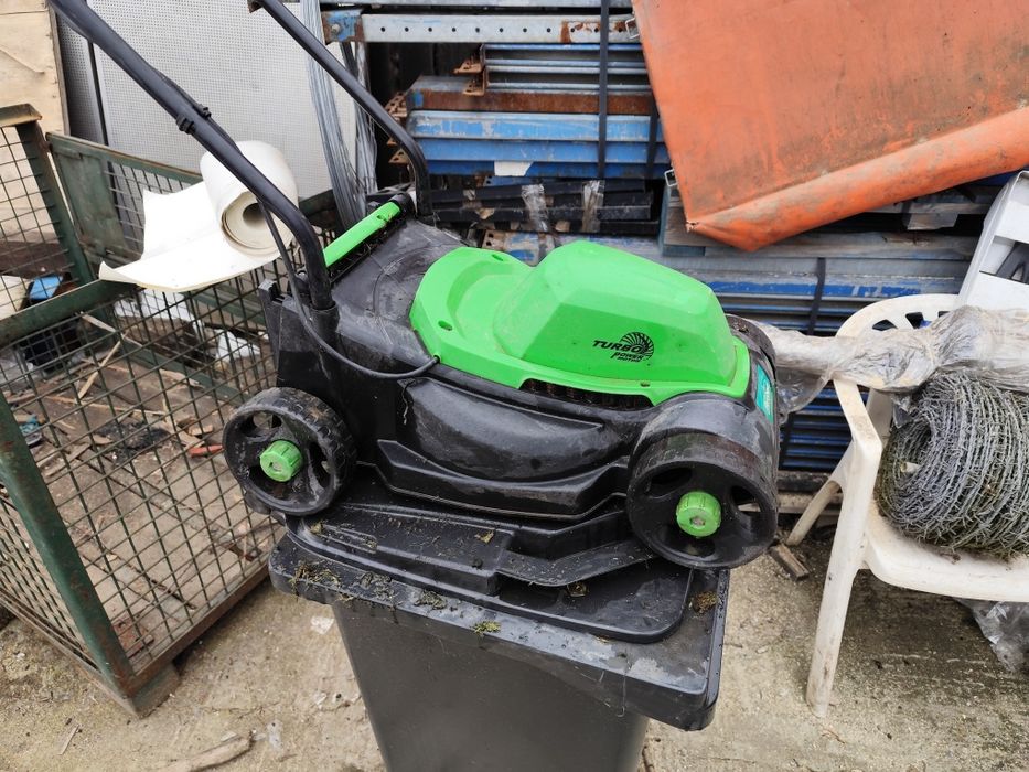 Masina electrica de tuns iarba