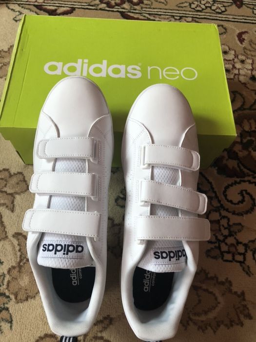 Продам кроссовки Adidas neo