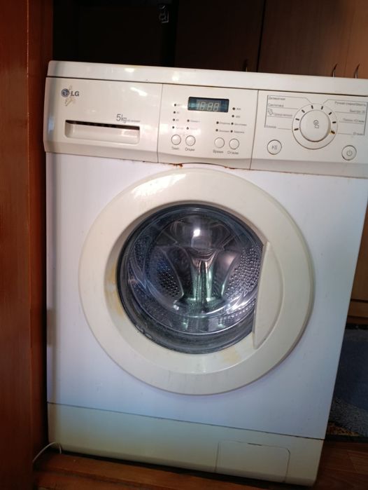 Продам машинку автомат LG