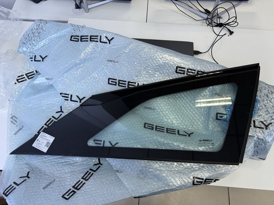 Стекло от Geely atlas правая