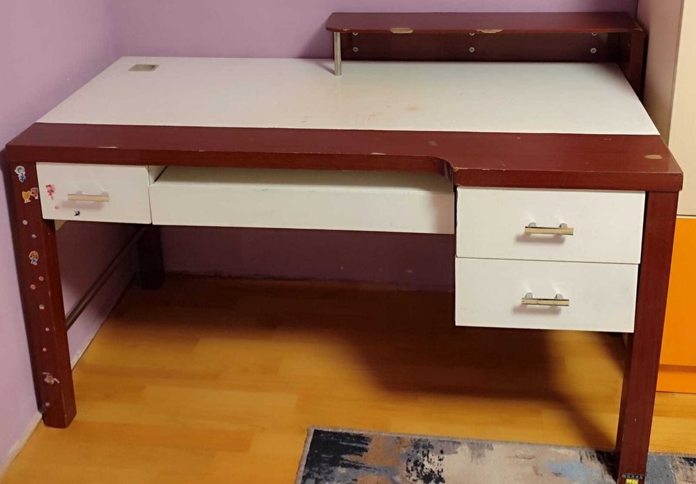 Продам стол письменный