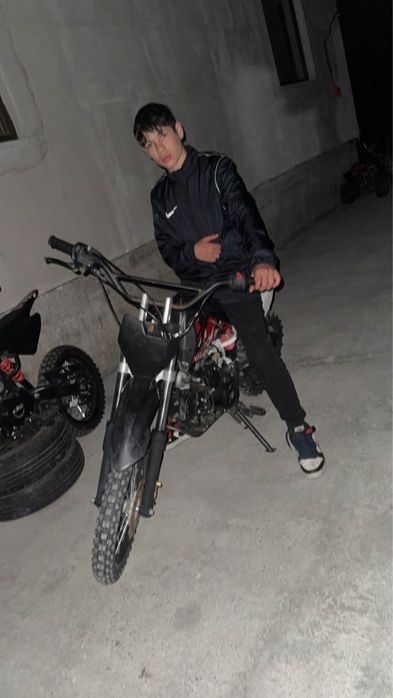 Cross 125 cc kxd pro germany necesita doar o baterie