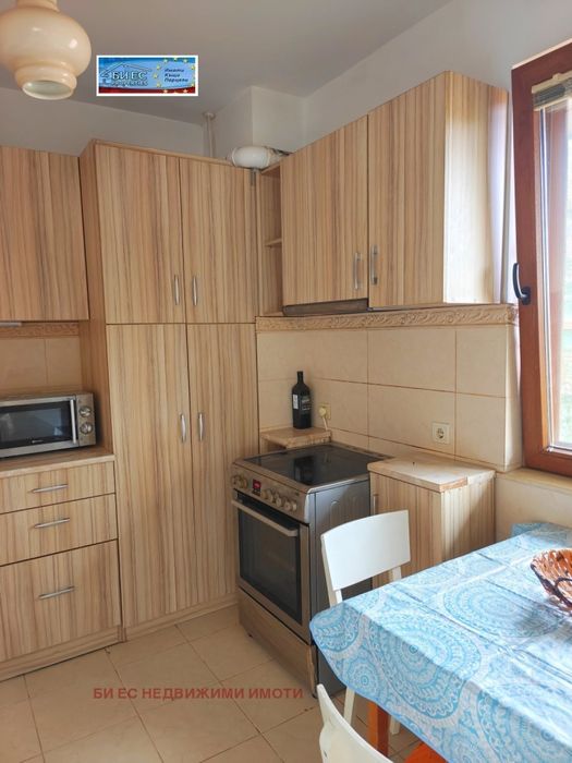 Дава се под наем Тристаен апартамент в София, Бояна - 100 кв.м за 1196.97 € - Снимка #4