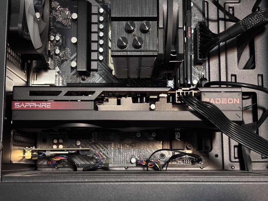 Sapphire Radeon RX7600 8GB - 1 an garanție PCG