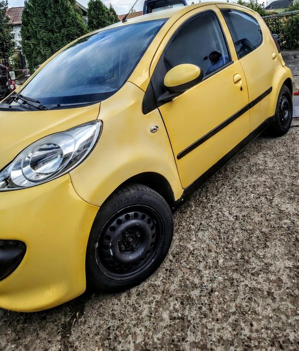 Vând Peugeot 107