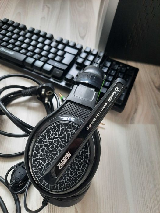 calculator + monitor + tastastură si Căști gaming