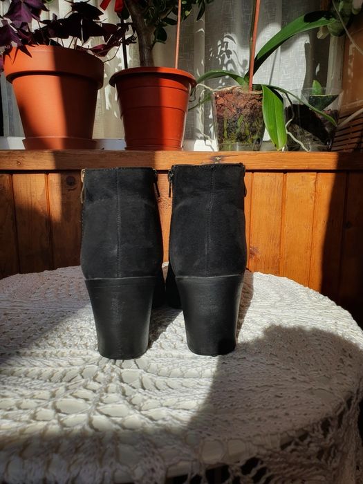 Дамски ботуши на ток