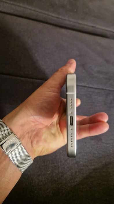 Vând iphone 15 pro max