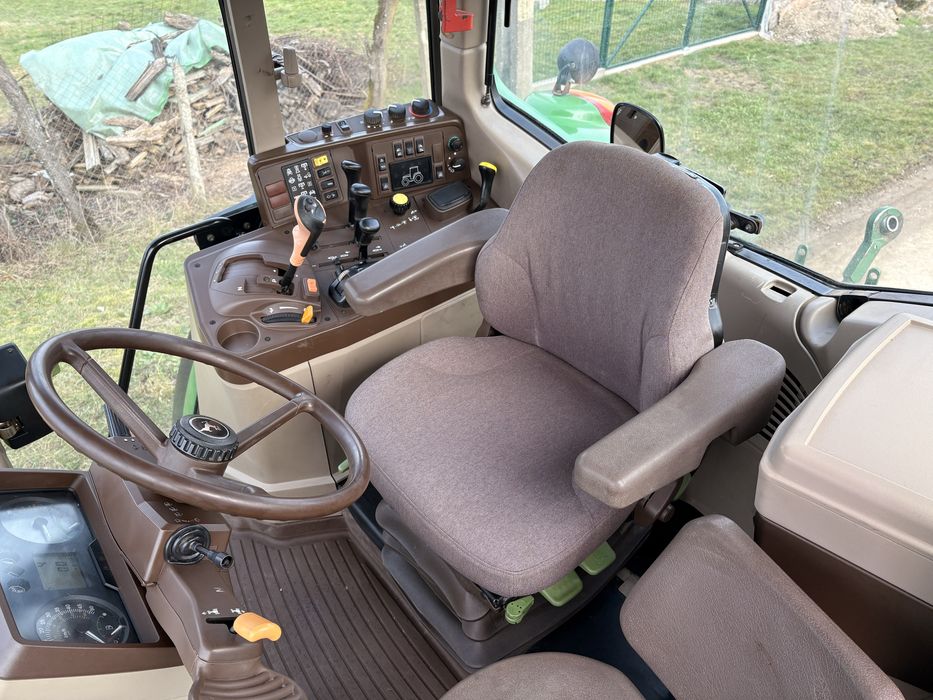 Tractor John Deere 6820  140 cp vopsea originala