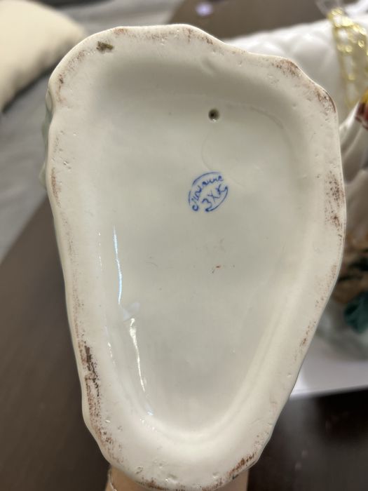 Фарфоровая статуэтка, полонне зхк