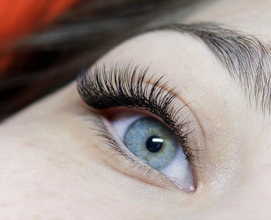 Наращивание ресниц 7000тг