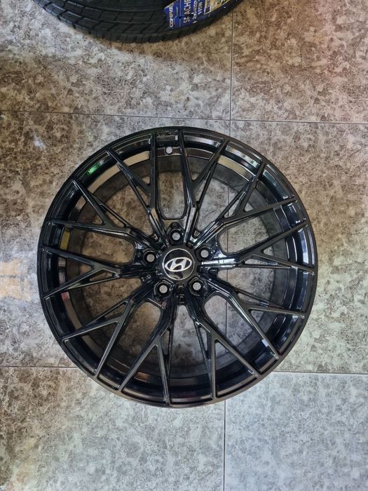 Bmw - модель R19 Black 5×114