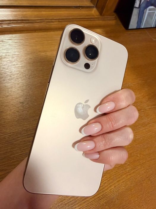 Iphone 16 pro max gold